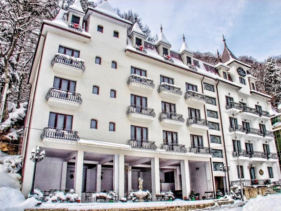 Hotel Coroana Moldovei Слэник-Молдова Экстерьер фото